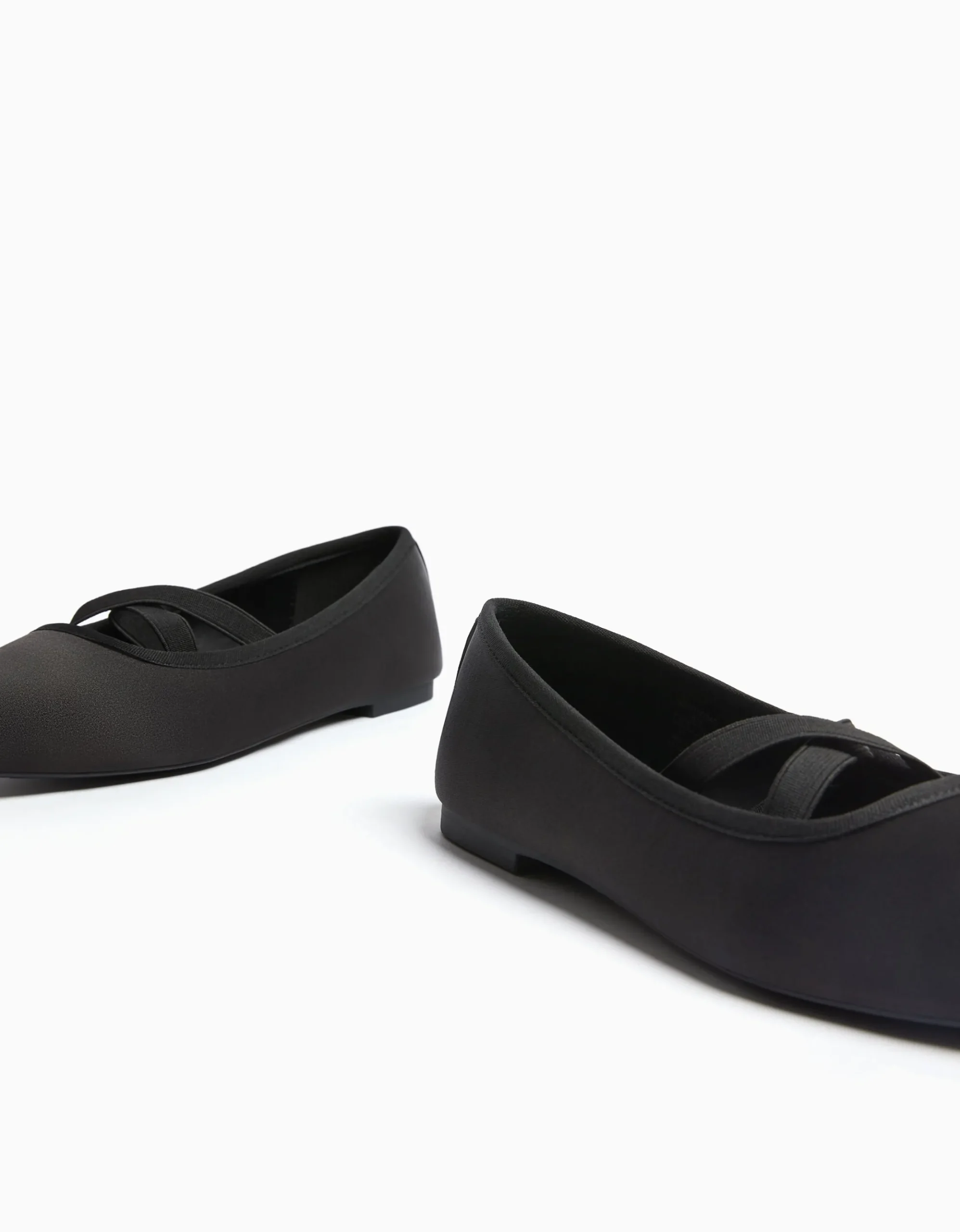 FEMME BERSHKA New*Ballerines satinées élastiques