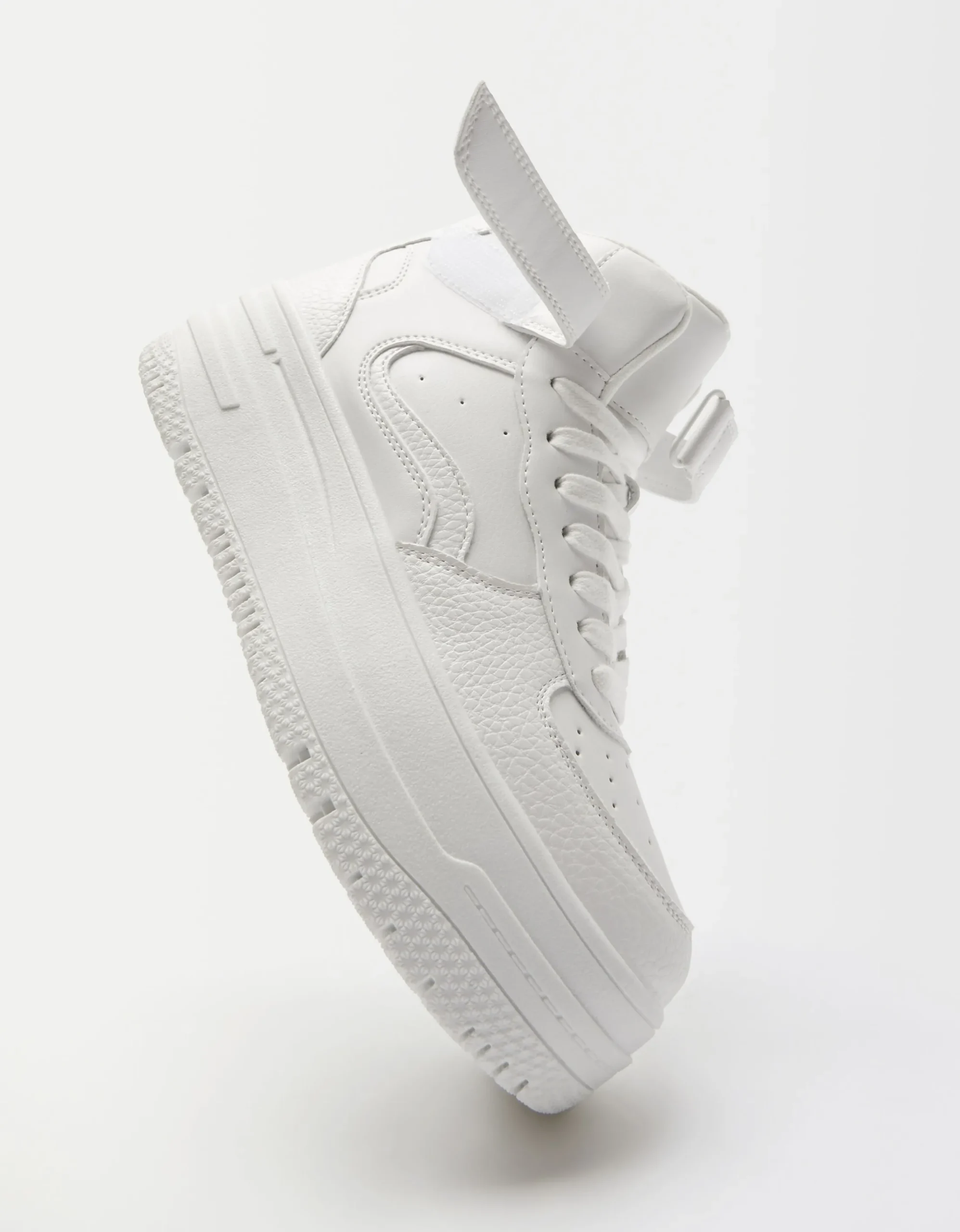 FEMME BERSHKA Baskets*Baskets montantes lanière