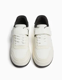 FEMME BERSHKA New*Baskets perforées détail bride