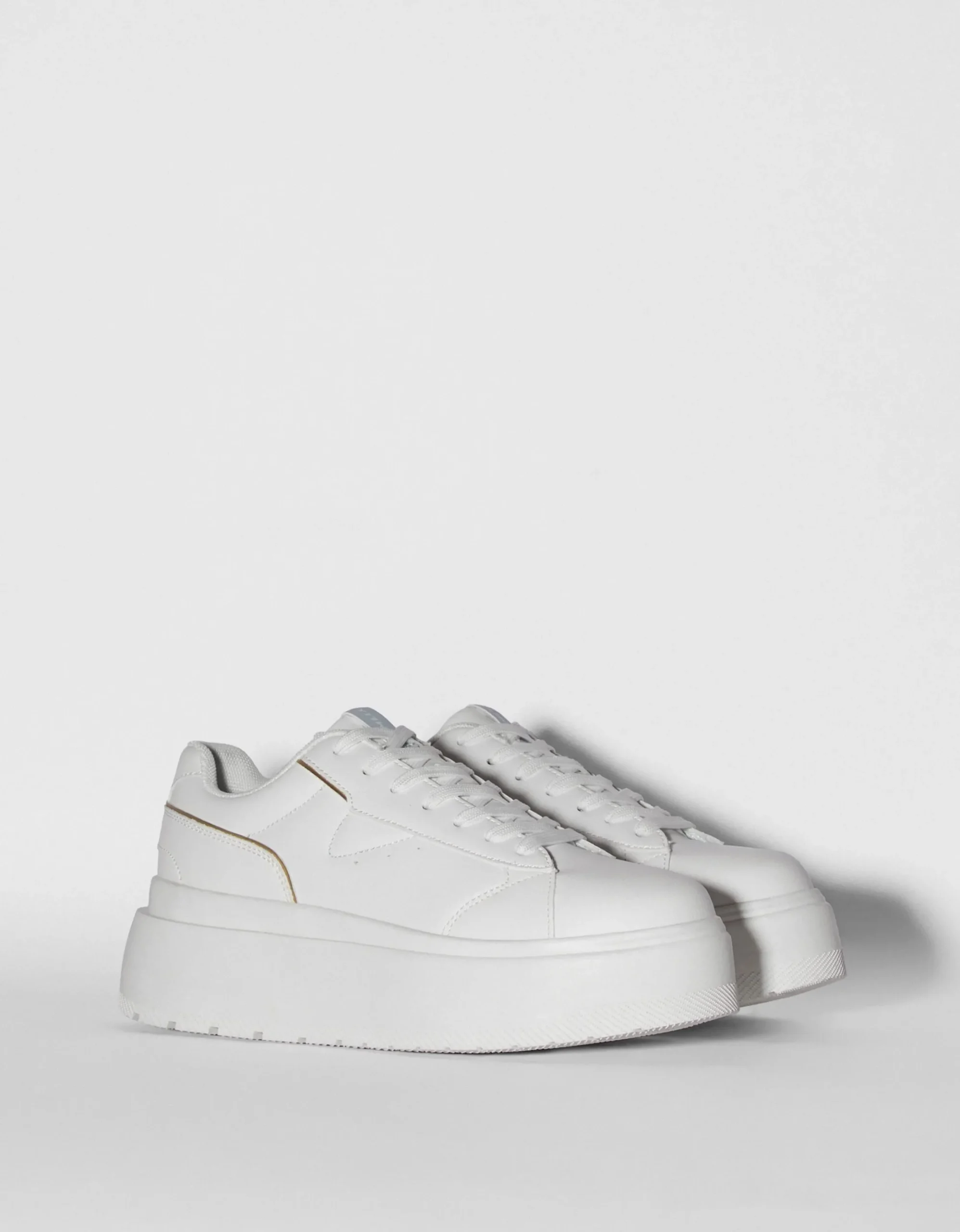FEMME BERSHKA Baskets*Baskets plateforme détails métallisés