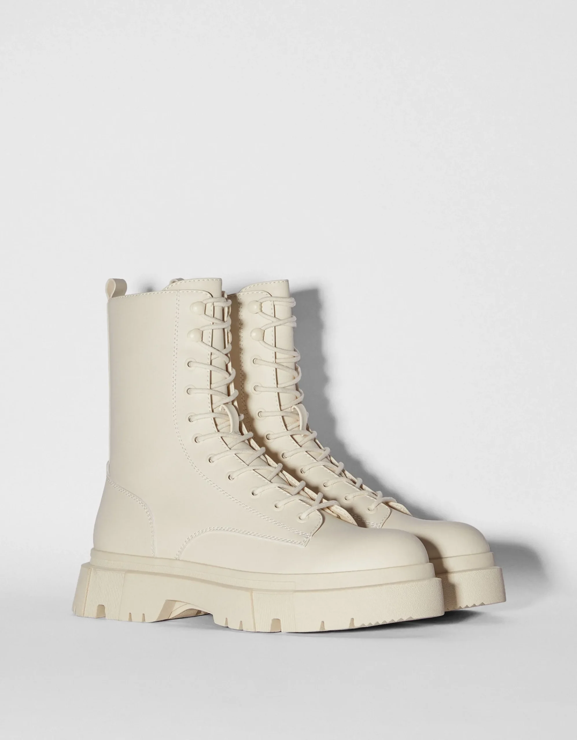 HOMME BERSHKA Bottines*Bottes à lacets semelle crantée homme