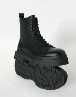 HOMME BERSHKA Bottines*Bottes à lacets semelle crantée homme