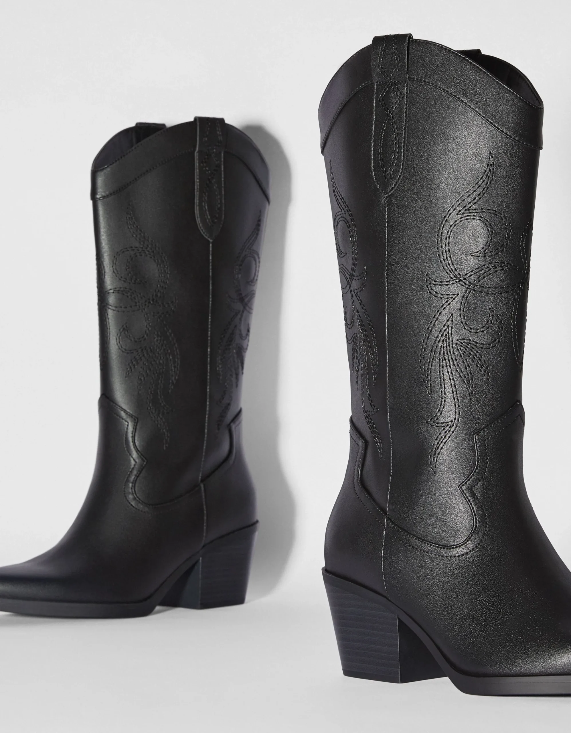 FEMME BERSHKA Chaussures*Bottes à talon style cowboy