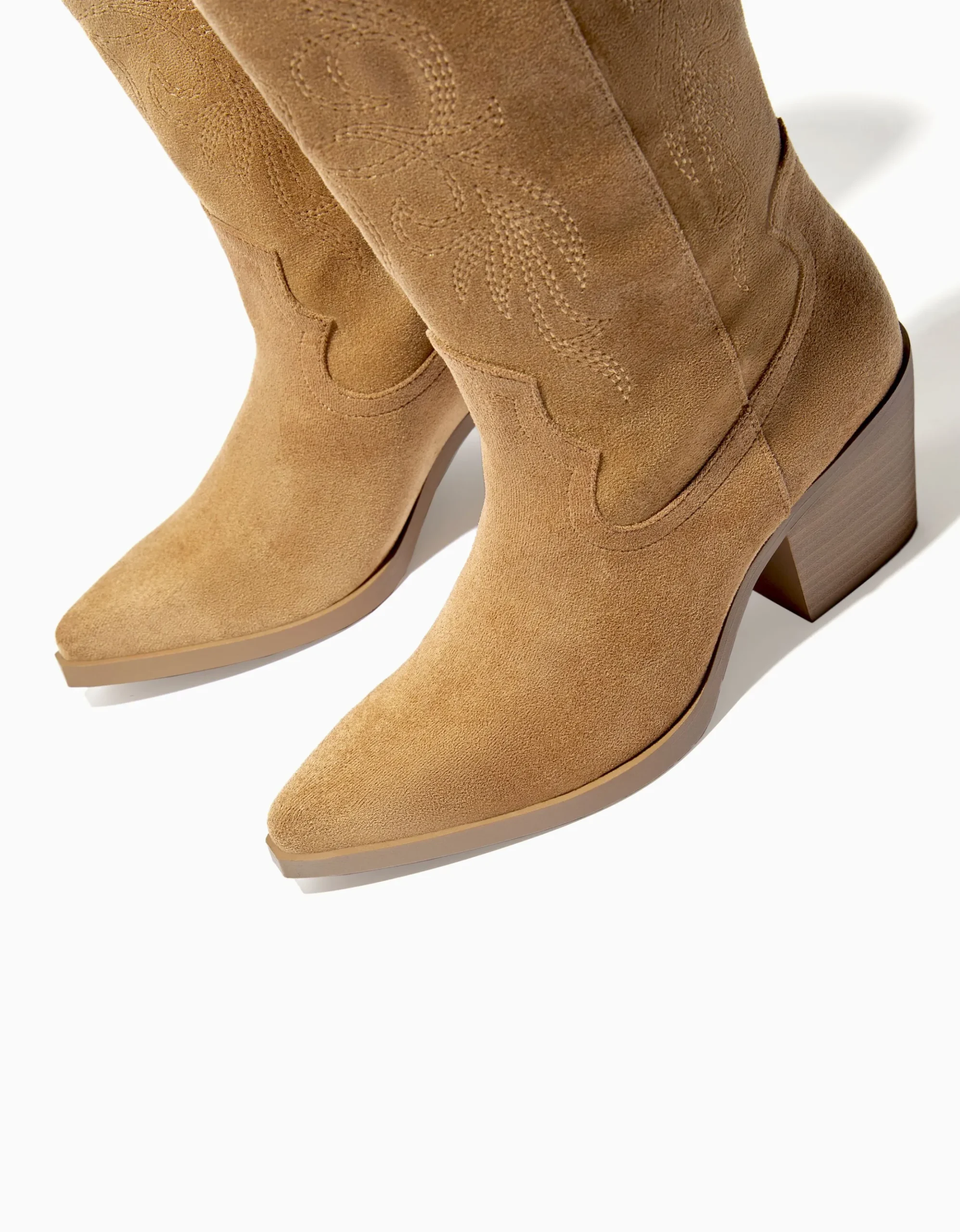 FEMME BERSHKA Chaussures*Bottes à talon style cowboy