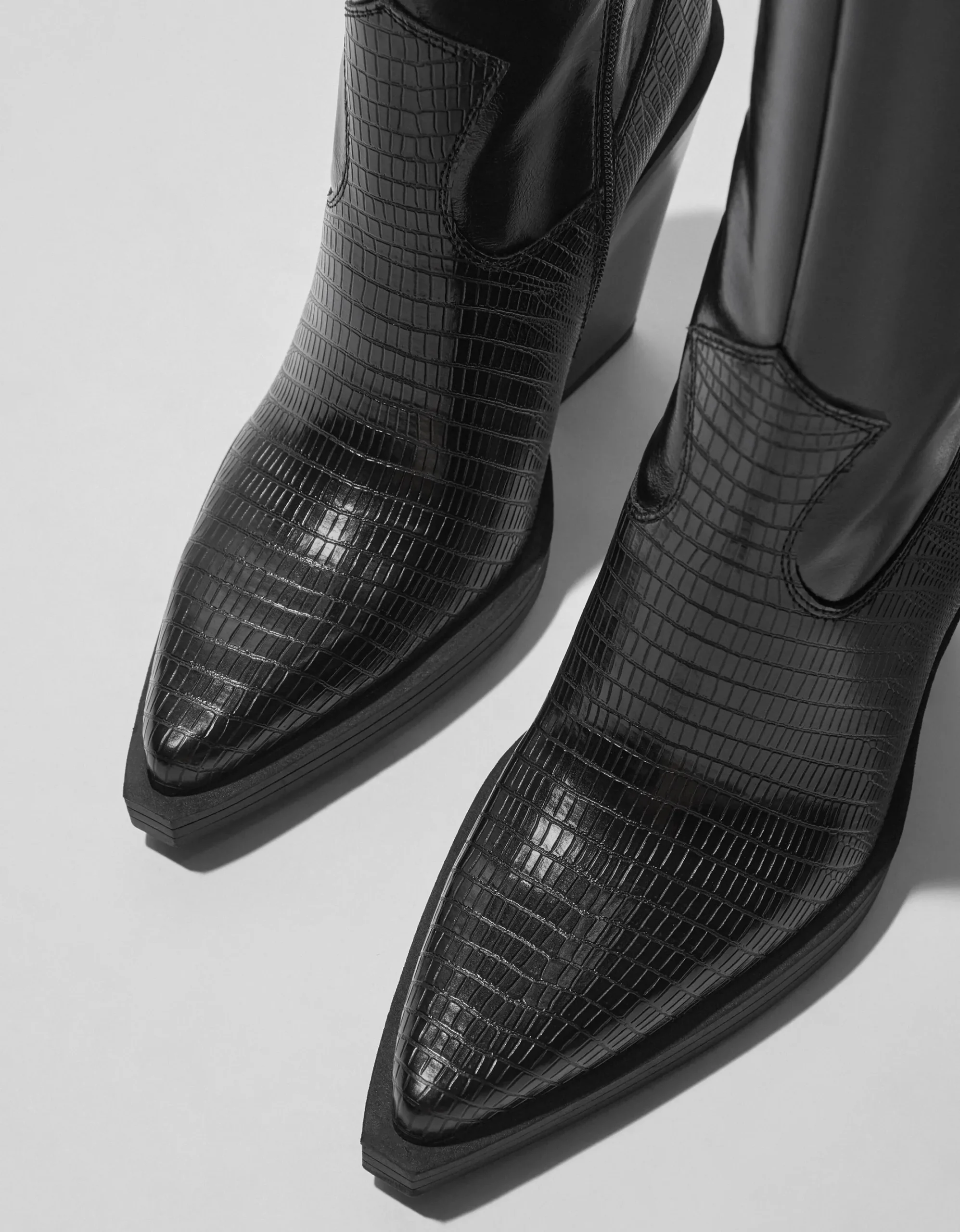 FEMME BERSHKA Bottes*Bottes talon cowboy