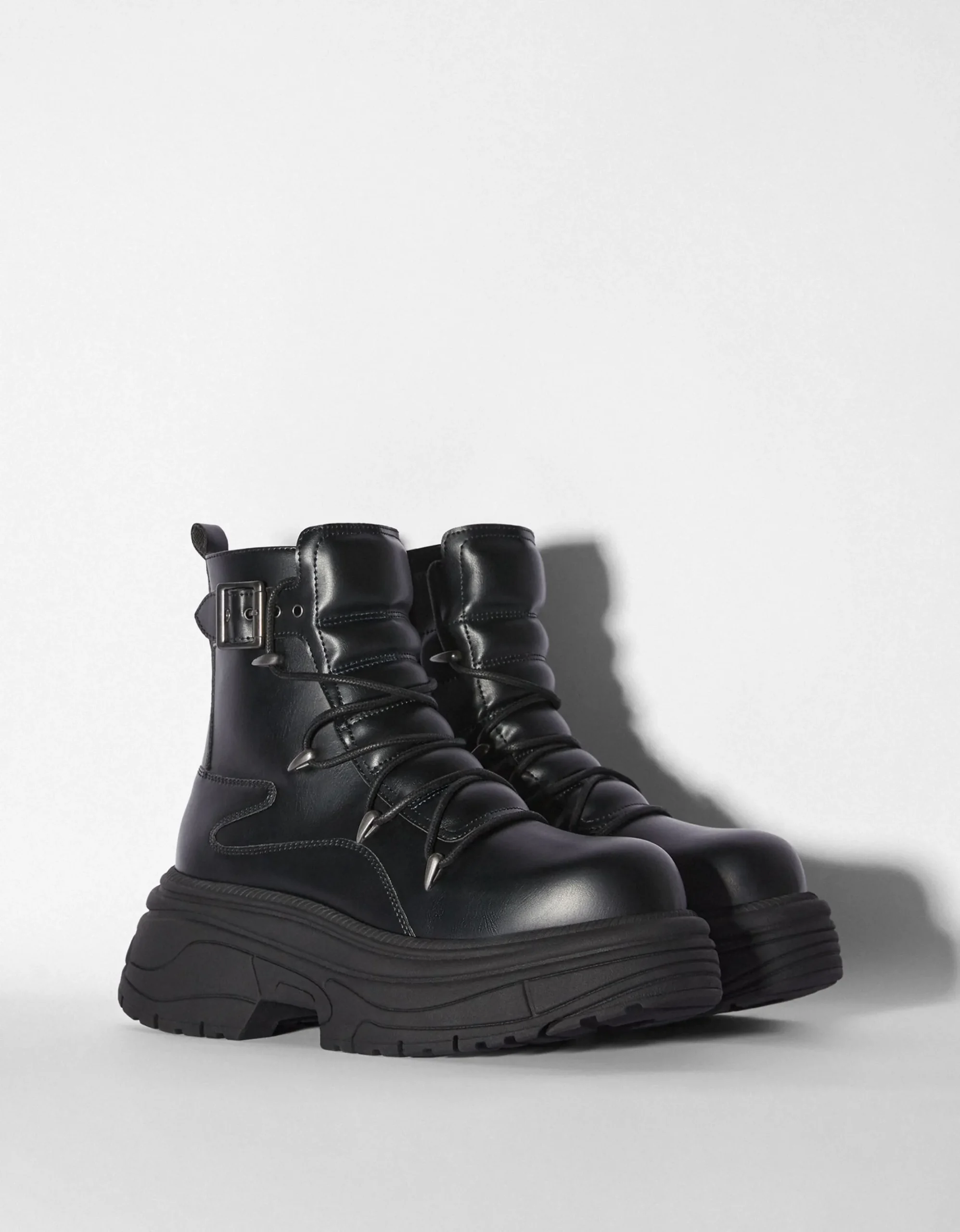 HOMME BERSHKA Bottines*Bottes volume avec boucles homme