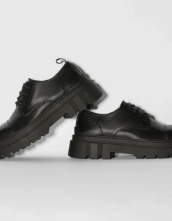 FEMME BERSHKA Chaussures*Chaussure habillées semelle crantée homme
