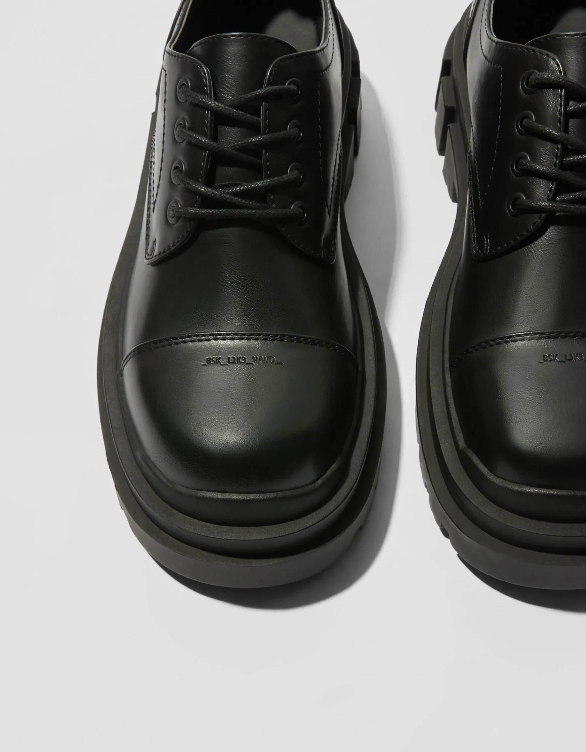 HOMME BERSHKA Chaussures habillées*Chaussure habillées semelle crantée homme