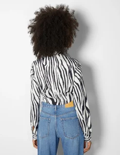 FEMME BERSHKA Chemises et blouses*Chemise cropped manches longues moulante satinée