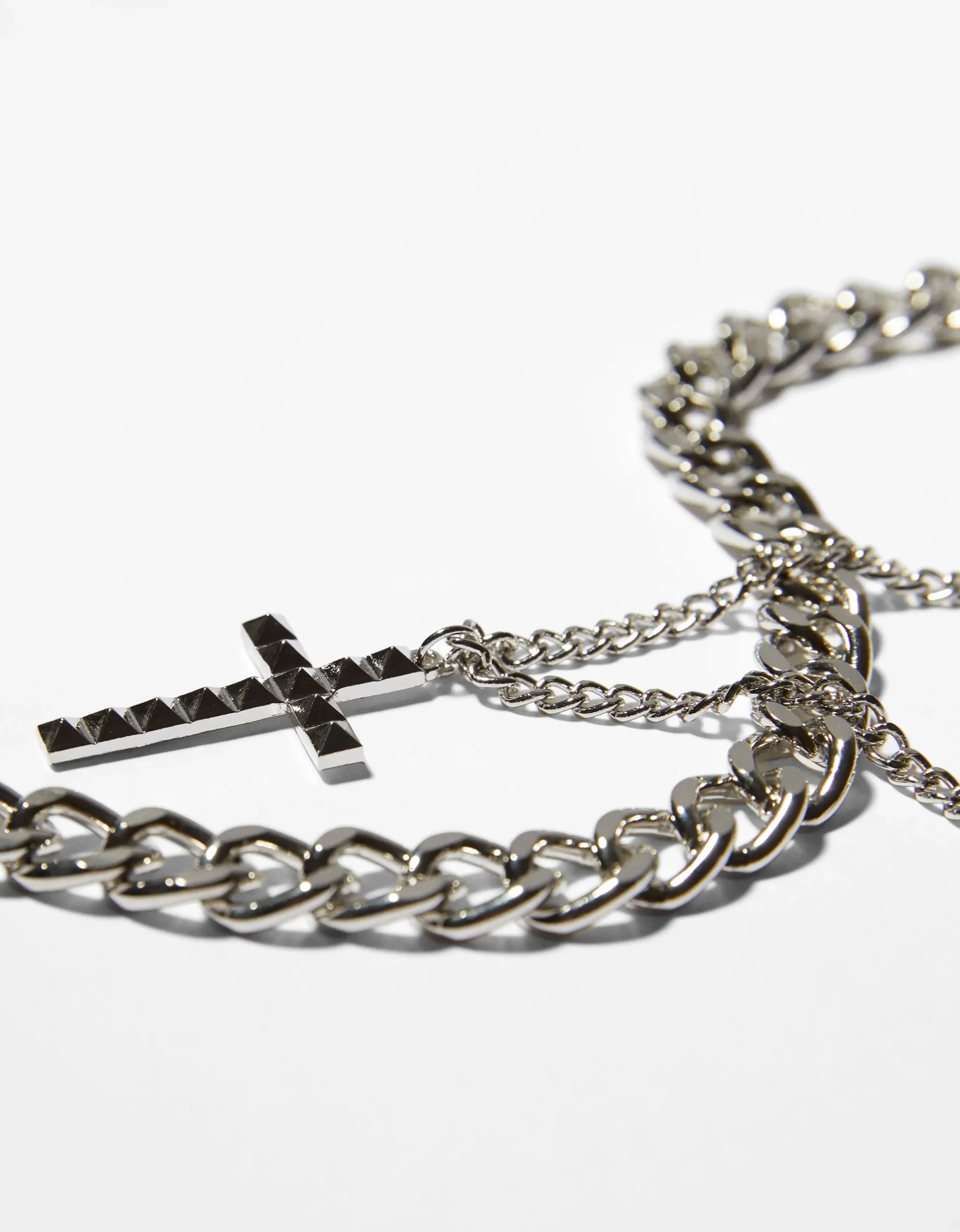 HOMME BERSHKA Tout voir*Collier croix