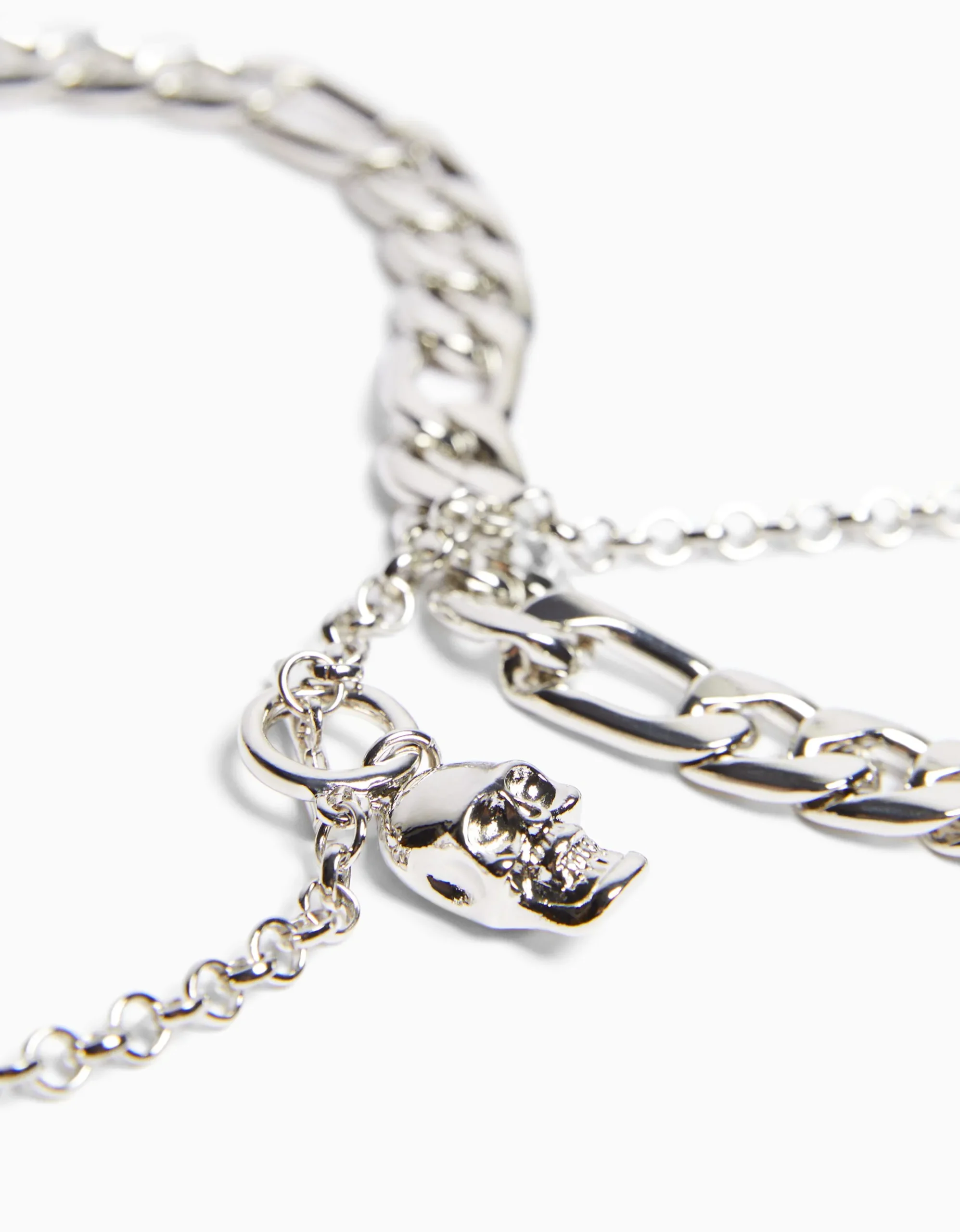 HOMME BERSHKA Tout voir*Collier tête de mort