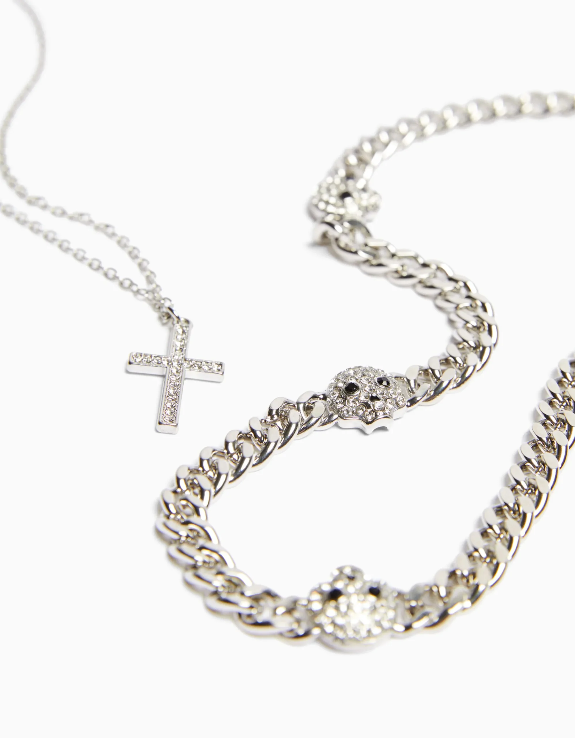 HOMME BERSHKA Tout voir*Collier tête de mort croix