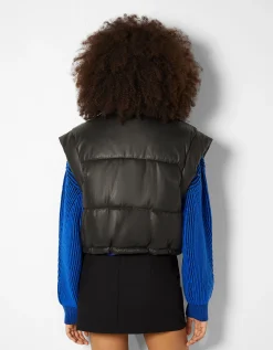 FEMME BERSHKA Vestes*Gilet cropped sans manches similicuir