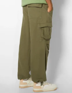 HOMME BERSHKA Pantalons et jeans*Jean cargo parachute