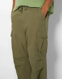 HOMME BERSHKA Pantalons et jeans*Jean cargo parachute