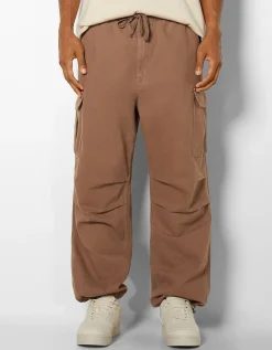 HOMME BERSHKA Pantalons et jeans*Jean cargo parachute