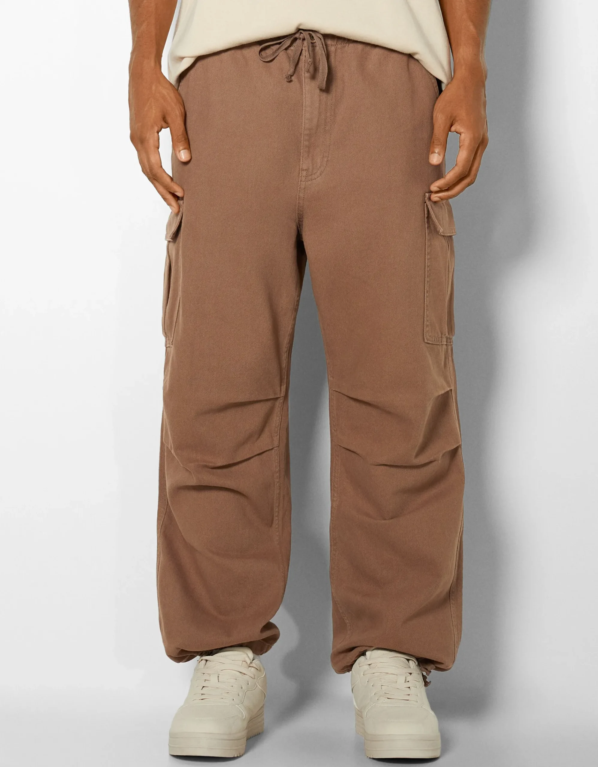 HOMME BERSHKA Pantalons et jeans*Jean cargo parachute