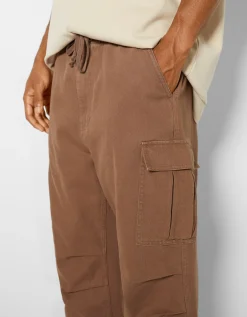 HOMME BERSHKA Pantalons et jeans*Jean cargo parachute