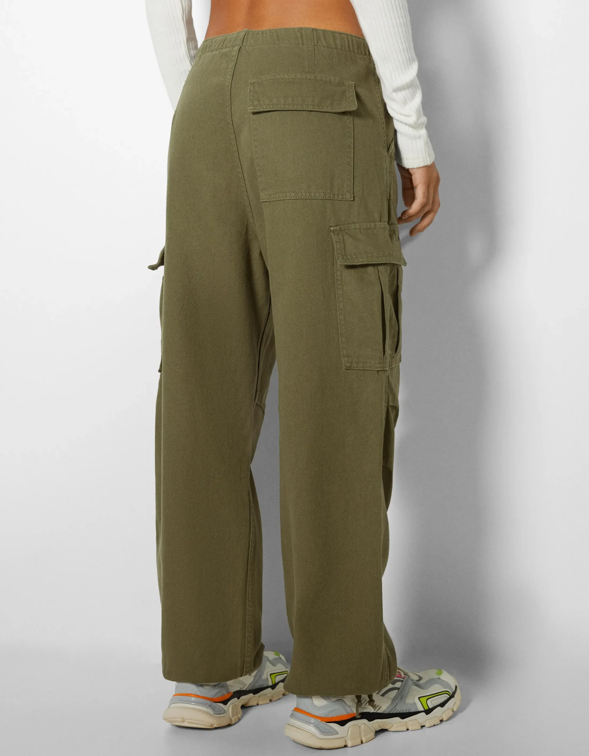 FEMME BERSHKA Cargo et parachute*Jean cargo parachute