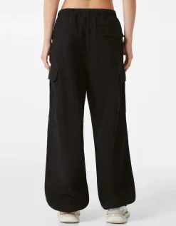 FEMME BERSHKA Pantalons*Jean cargo parachute
