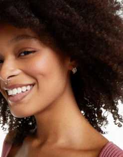 FEMME BERSHKA Tout voir*Lot sw 9 paires de boucles d'oreilles minimal