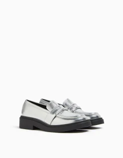 FEMME BERSHKA Chaussures plates*Mocassins métallisés
