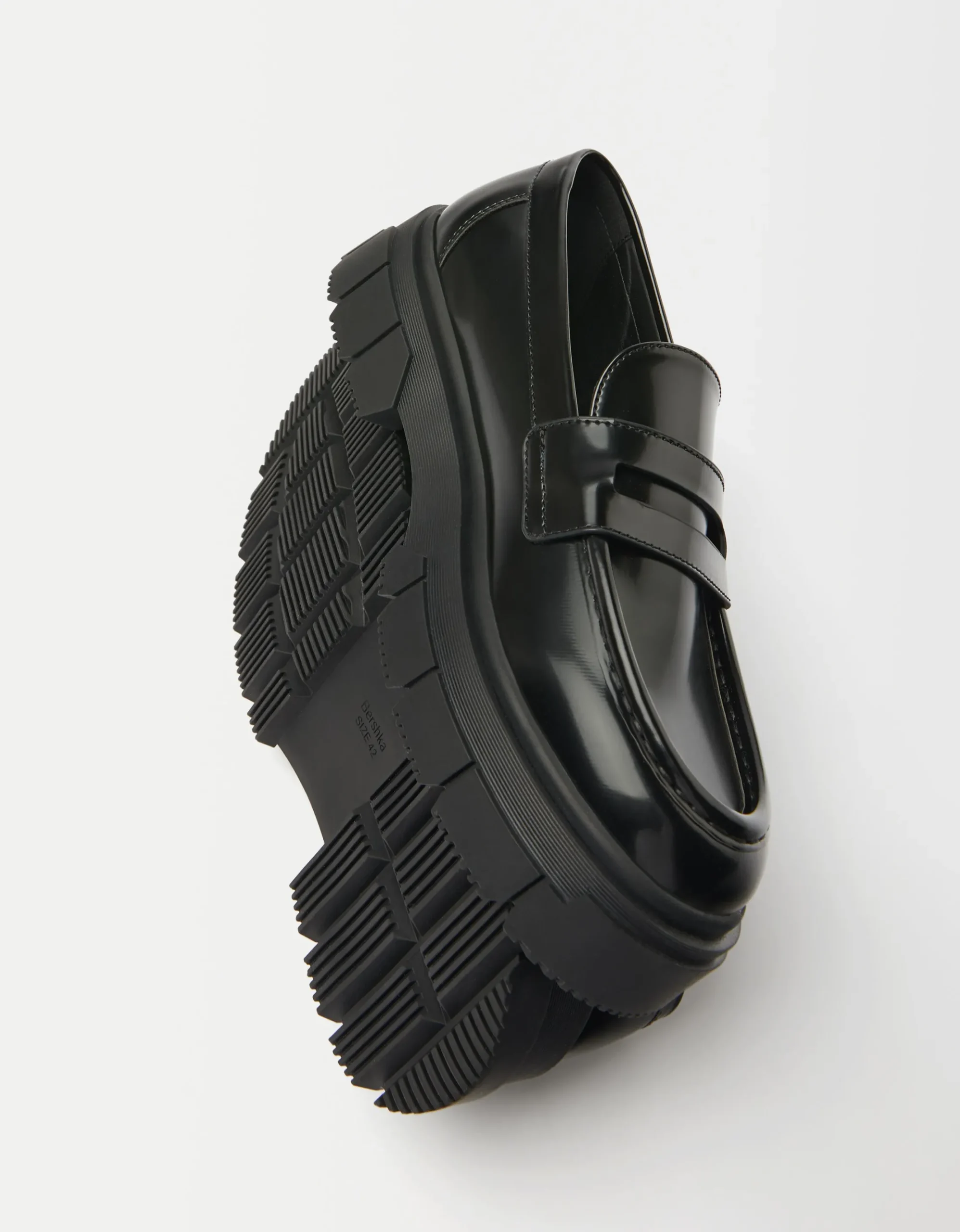 FEMME BERSHKA Chaussures*Mocassins semelle crantée homme