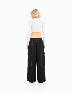 FEMME BERSHKA Pantalons*Pantalon cargo effet nylon fil contraste