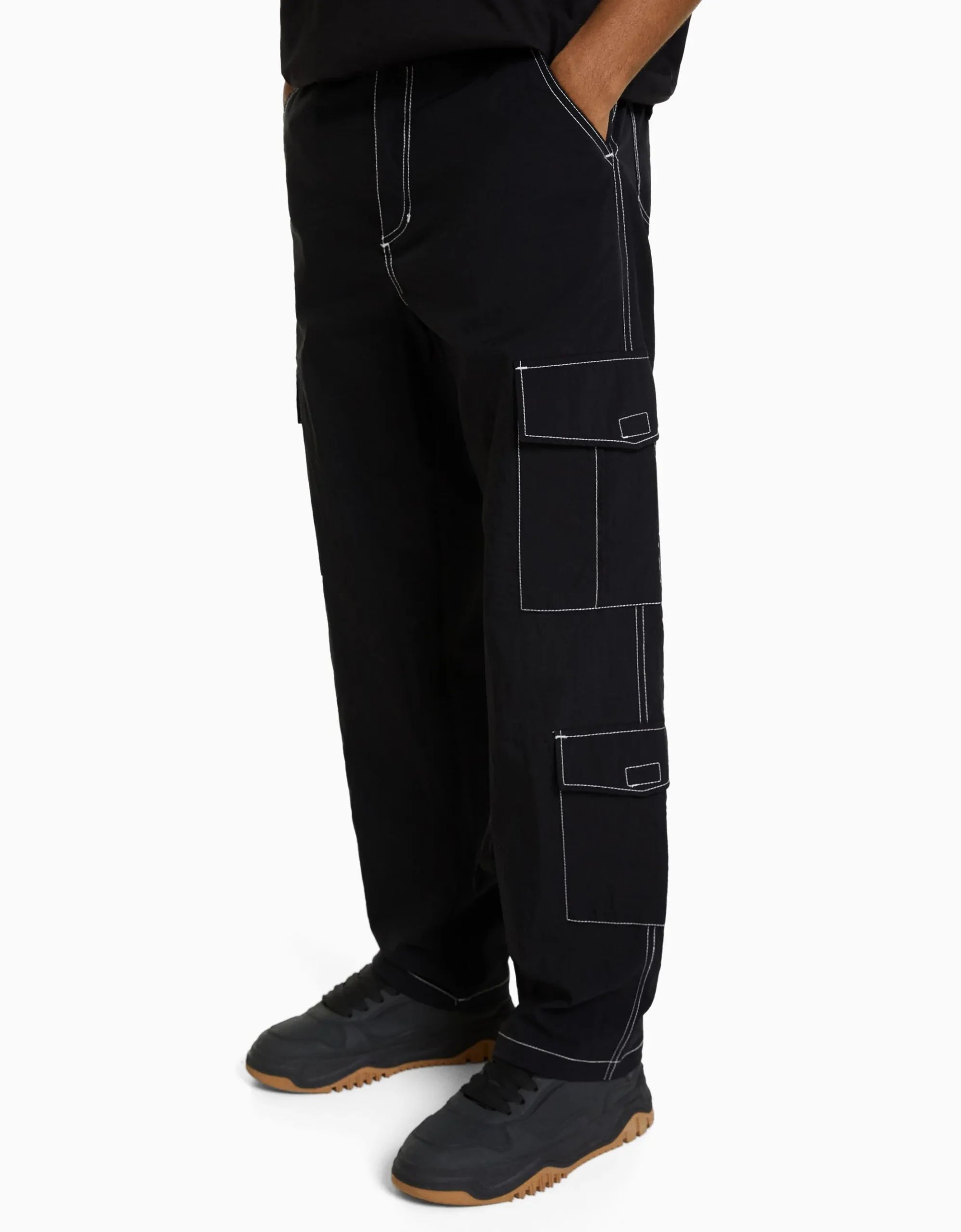 HOMME BERSHKA Pantalons*Pantalon cargo effet nylon fil contraste