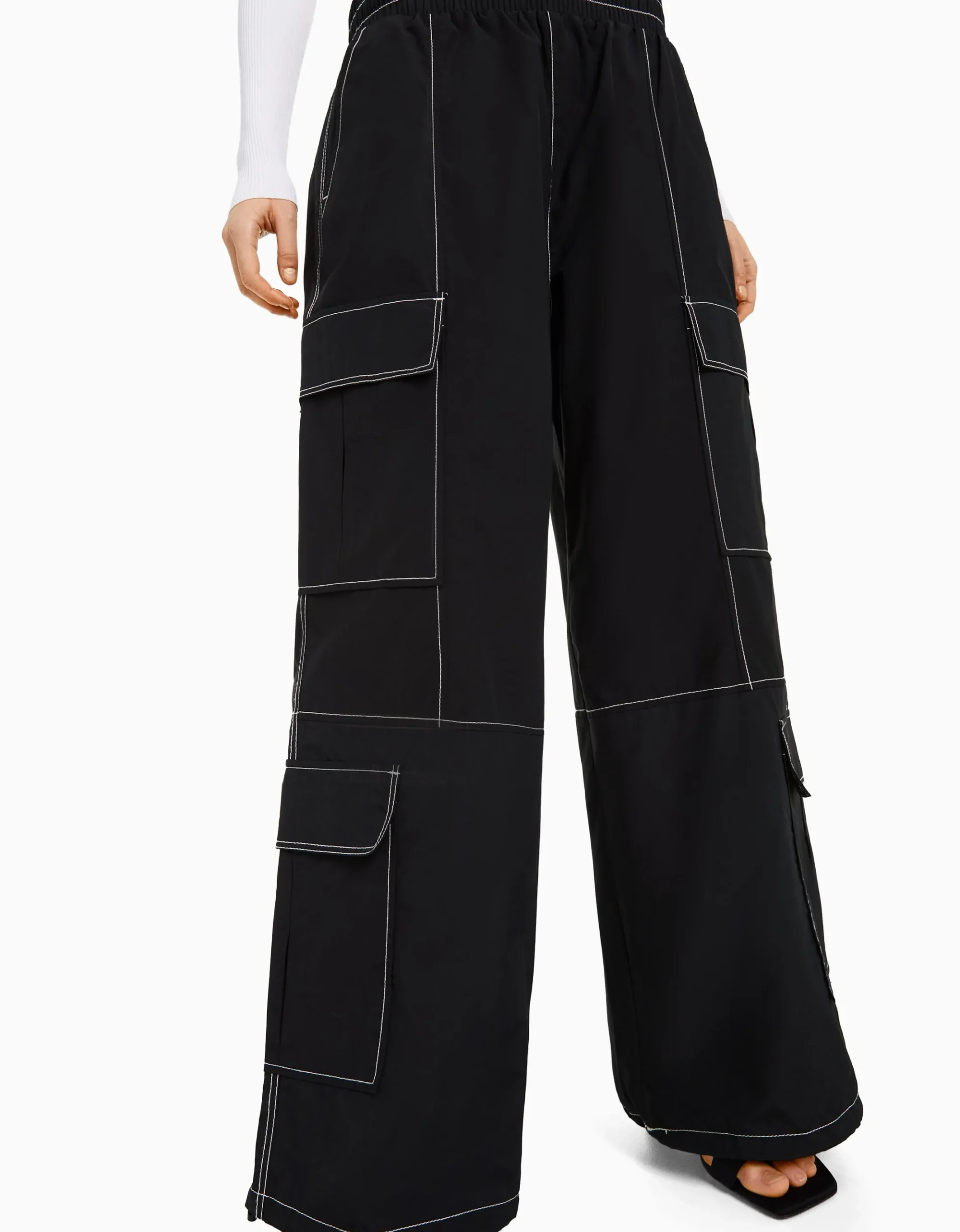 FEMME BERSHKA Vêtements*Pantalon cargo effet nylon fil contraste