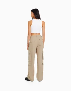 FEMME BERSHKA Pantalons*Pantalon cargo moulant serge multipoches