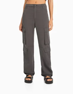 FEMME BERSHKA Pantalons*Pantalon cargo moulant serge multipoches