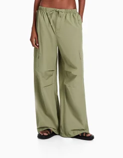 FEMME BERSHKA Pantalons*Pantalon jogger cargo parachute