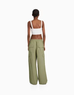 FEMME BERSHKA Pantalons*Pantalon jogger cargo parachute