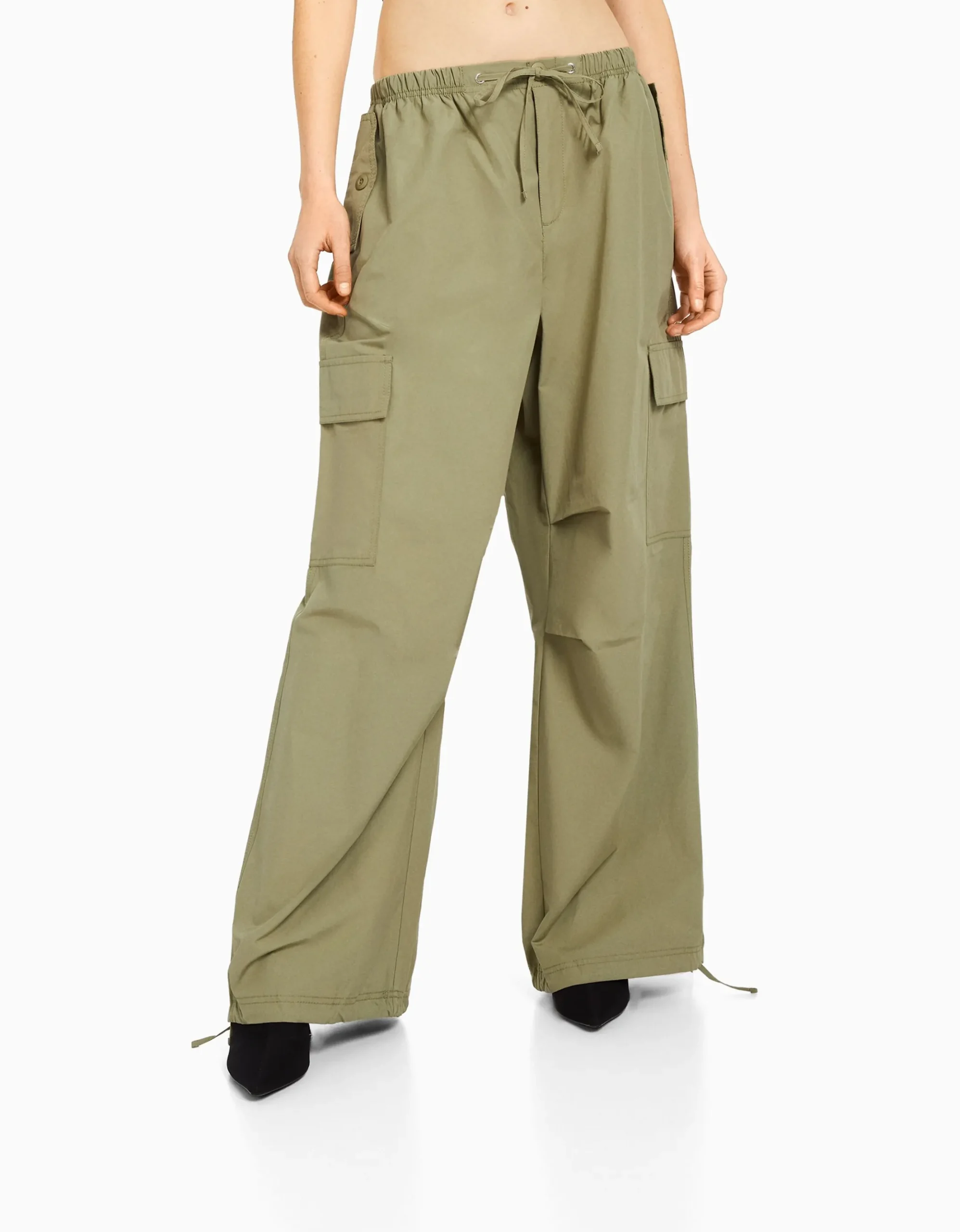 FEMME BERSHKA Vêtements*Pantalon jogger cargo parachute