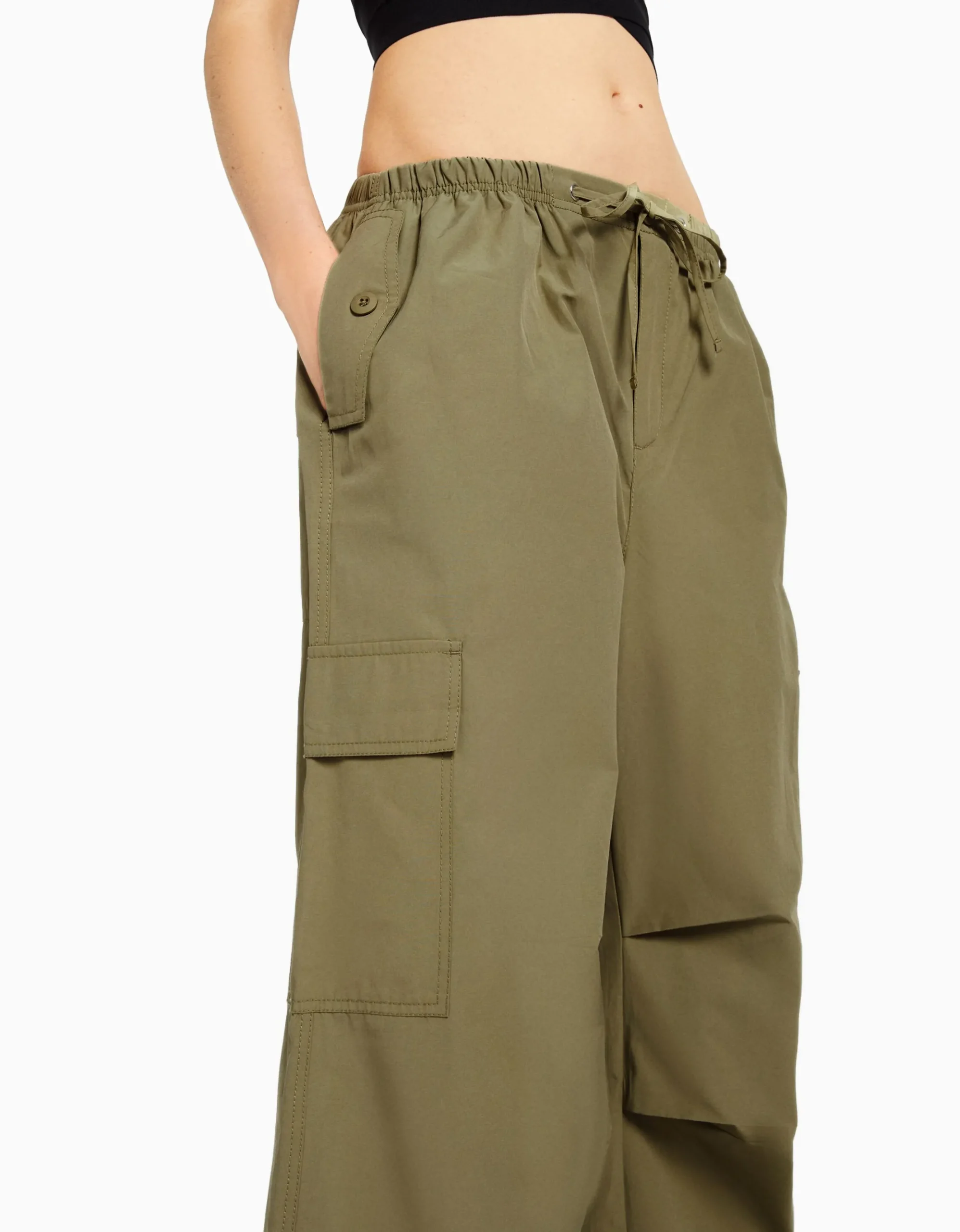FEMME BERSHKA Vêtements*Pantalon jogger cargo parachute