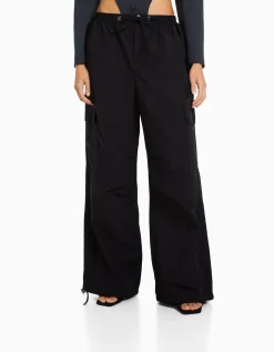 FEMME BERSHKA Vêtements*Pantalon jogger cargo parachute