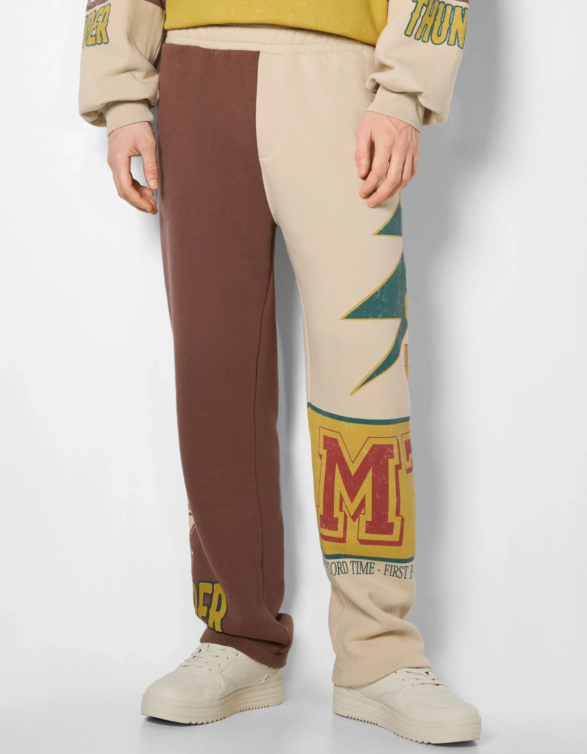 HOMME BERSHKA Pantalons et jeans*Pantalon jogger imprimé racing
