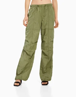 FEMME BERSHKA Vêtements*Pantalon parachute nylon