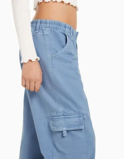 FEMME BERSHKA Cargo et parachute*Pantalon straight cargo sergé taille élastique