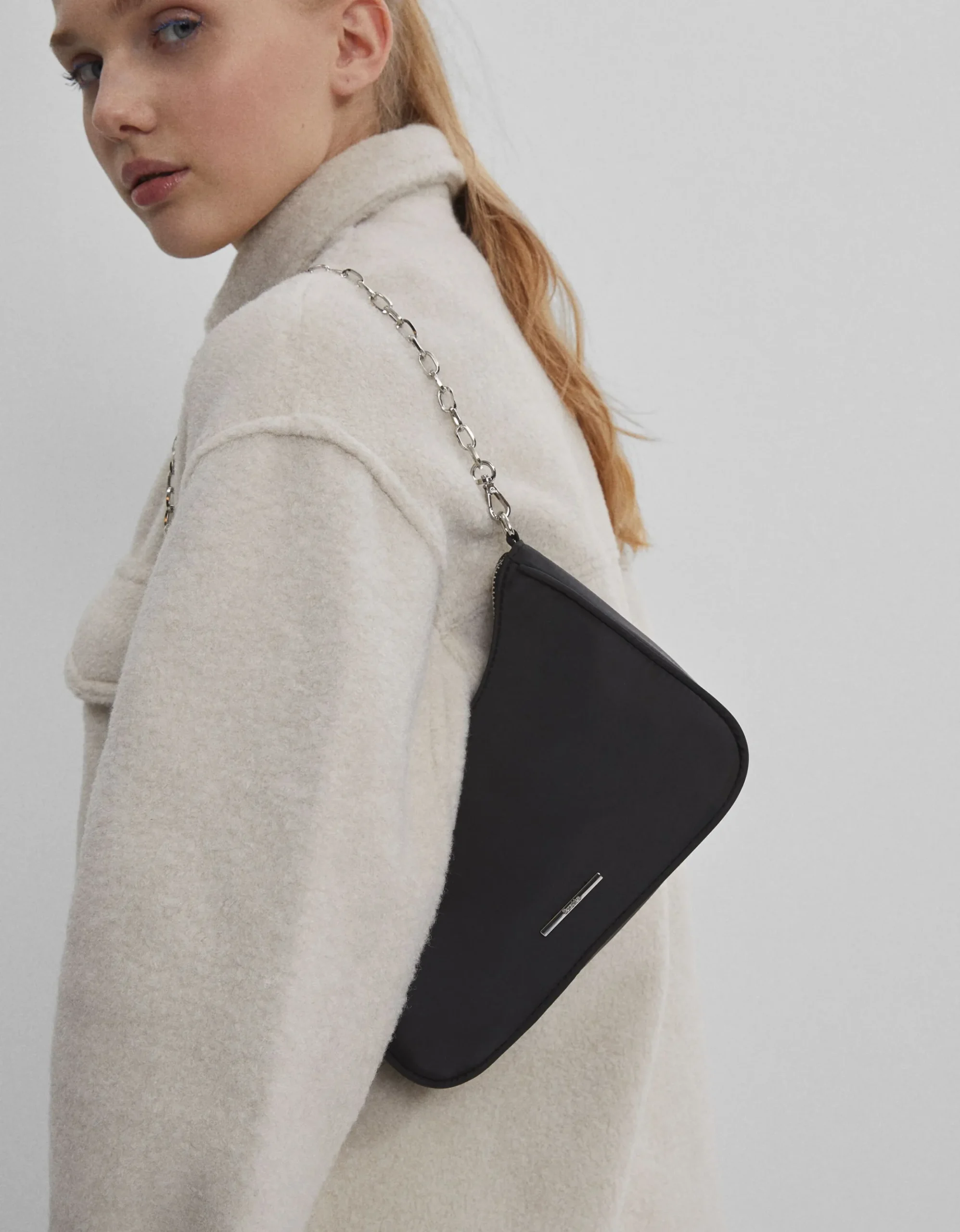 FEMME BERSHKA Similicuir*Sac satiné chaîne