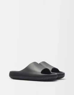 HOMME BERSHKA Basiques*Sandales plates texturées homme