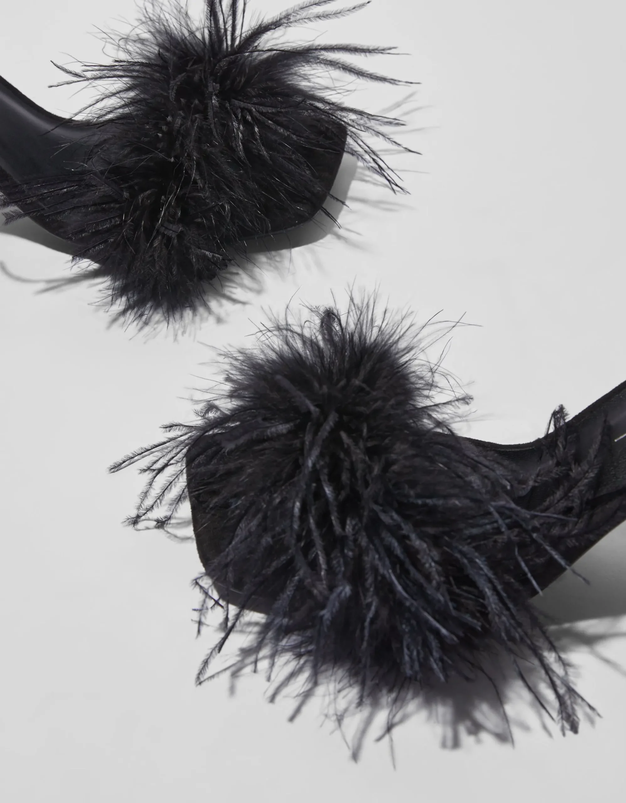FEMME BERSHKA Party*Sandales talon plumes