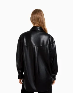 FEMME BERSHKA Vestes*Surchemise en similicuir